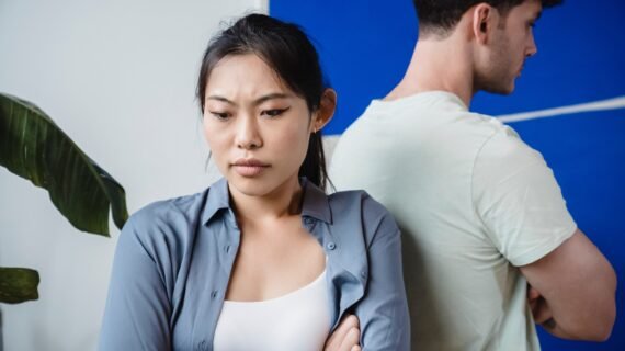 Tingkah Mertua Bikin Sakit Hati? Begini Cara Luluhkan Hatinya